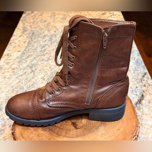 🖤 AZ JONES Brown Lace-Up Combat Boots – Size 8.5 – Side Zip